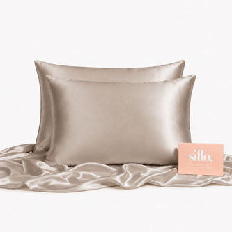 Sillo Light Champagne Silk Pillowcase 2 Pack Reduces Hair Frizz and Breakage, Includes 2 Silk Pillowcases and Sillo Care Washbag, Anti-Acne, 22-Momme Grade 6A Organic Mulberry Silk Woven with Silver Ions