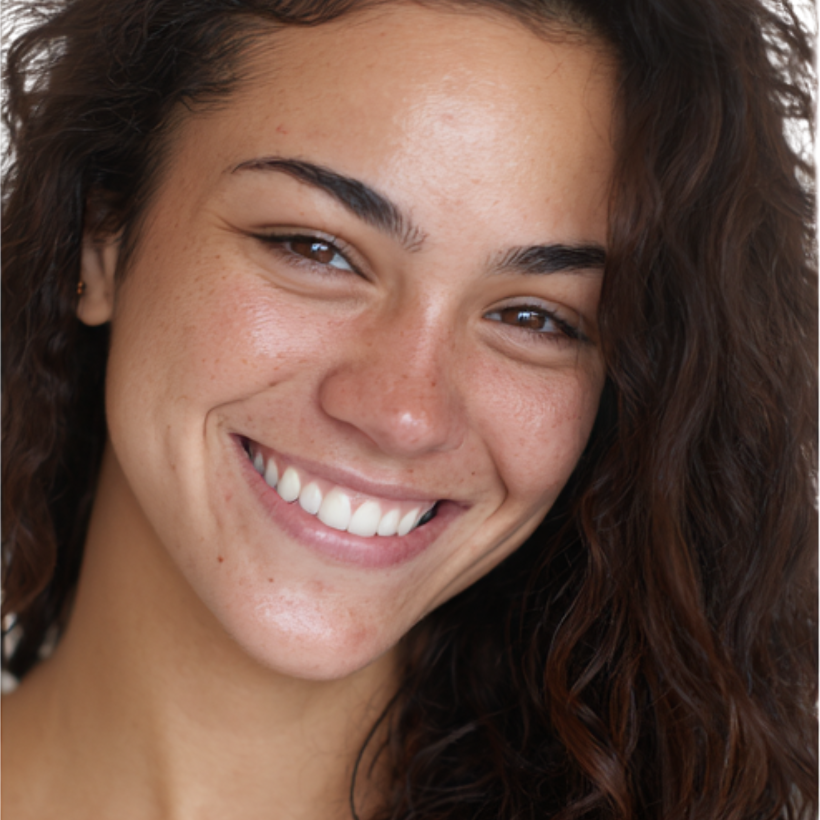 Before-and-after results showing clearer, calmer skin from sleeping on Sillo silk pillowcase a hypoallergenic, silver-ion infused, mulberry silk pillowcase that helps prevent acne breakouts and redness.