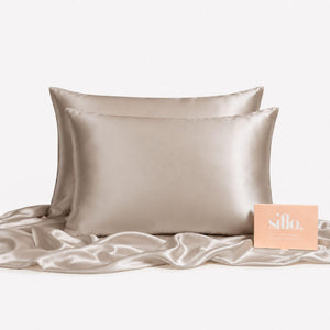 Sillo Light Champagne Silk Pillowcase 2 Pack — Reduces Hair Frizz and Breakage, Includes 2 Silk Pillowcases and Sillo Care Washbag, Anti-Acne, 22-Momme Grade 6A Organic Mulberry Silk Woven with Silver Ions