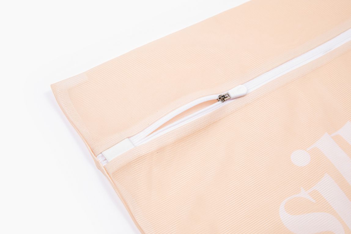 Sillo Care delicate laundry wash bag with hidden zipper protective sleeve  designed to prevent snags and scratches on delicates, sweaters, socks, bras, undergarments and lingerie. Durable mesh fabric ensures a smooth, safe wash cycle.